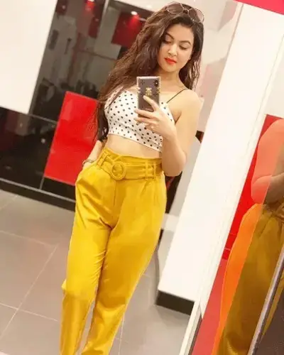 Hilli Escort